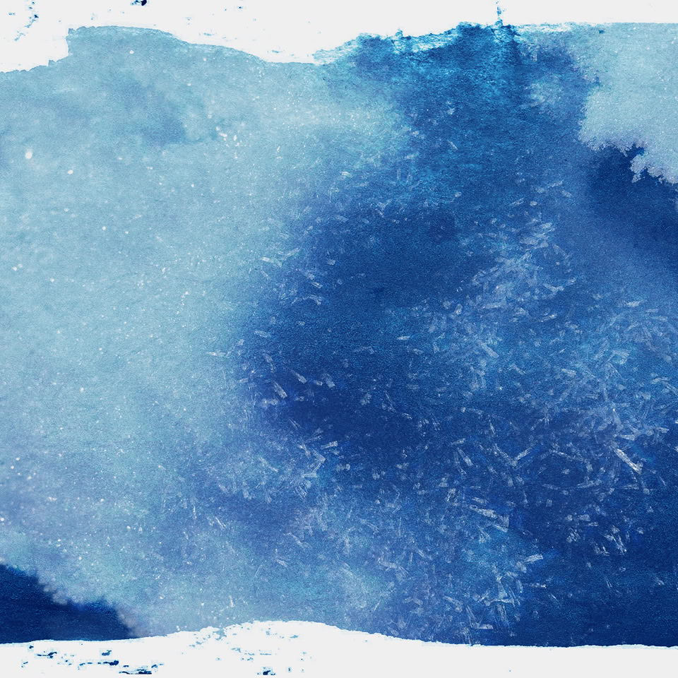 Tache de peinture bleue avec des nuances plus claires et plus foncées.